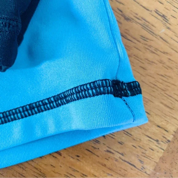 Quiksilver • Rashguard - Picture 3 of 5